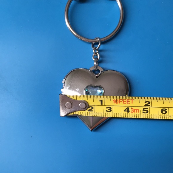 🖤Silvertone Heart locket U keychain - Picture 9 of 12